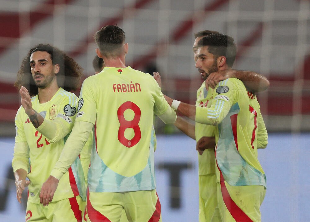 Եվրոպայի չեմպիոնները շարունակեցին իրենց գերակայությունը, հեշտ հաղթանակները Թուրքիայի և Ավստրիայի համար