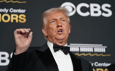 Թրամփը Թեդ Սարանդոսին անվանում է «ֆանտաստիկ մարդ», բայց ասում է, որ Netflix-Warner Bros. -ի գործարքը հաղորդավարին կտա «Շուկայի շատ մեծ մասնաբաժին». «Դա կարող է խնդիր լինել»: