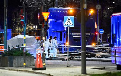 Շվեդիայի ոստիկանություն. Առայժմ կարծում ենք, որ ավտոբուսը բախվել է: