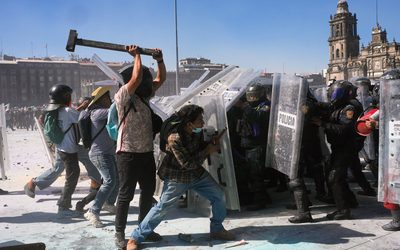 «Gen Z» բողոքի ցույցերը մեծ թափ են ստանում Մեքսիկայում, քանի որ հազարավոր մարդիկ ցույց են տալիս կառավարության դեմ