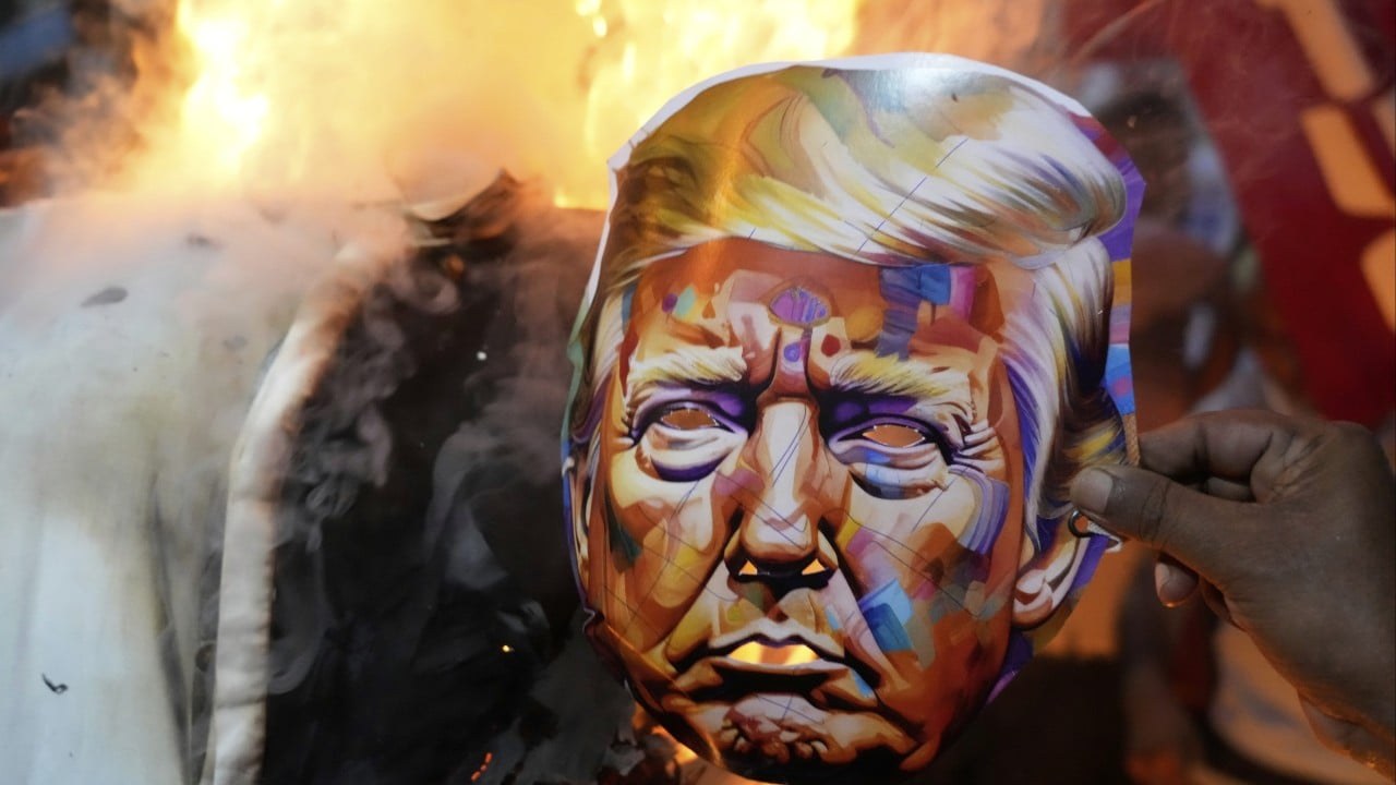 Թրամփը հնդկական ապրանքներն ազատում է մաքսատուրքերից՝ սպառողների ծախսերի աճի ֆոնին