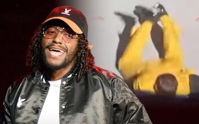 R&B երգիչ Լլոյդ Ֆեյսպլանտսը բեմում, տեսանյութում